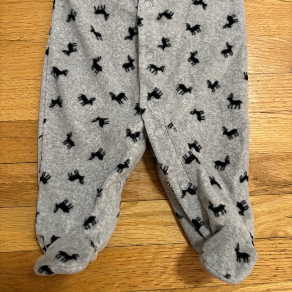 🌟3/$15🌟 Carter’s Newborn Fleece Onesie Moose Pattern - Picture 6 of 7